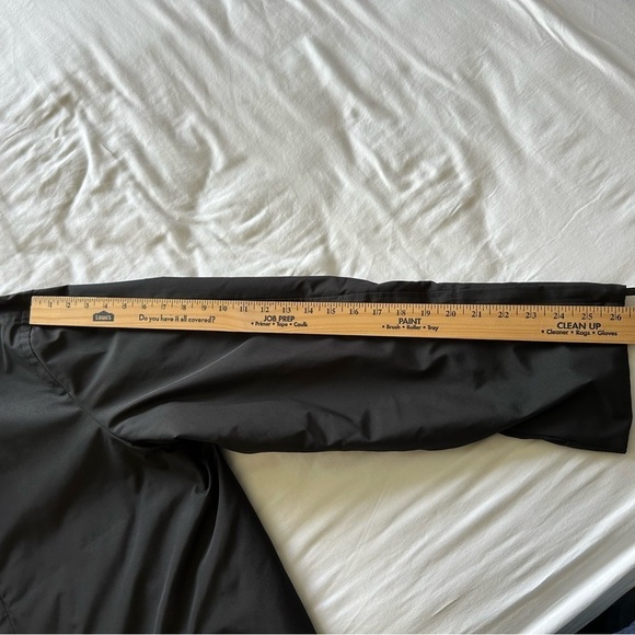 Banana Republic black rain coat in extra large - Picture 11 of 16